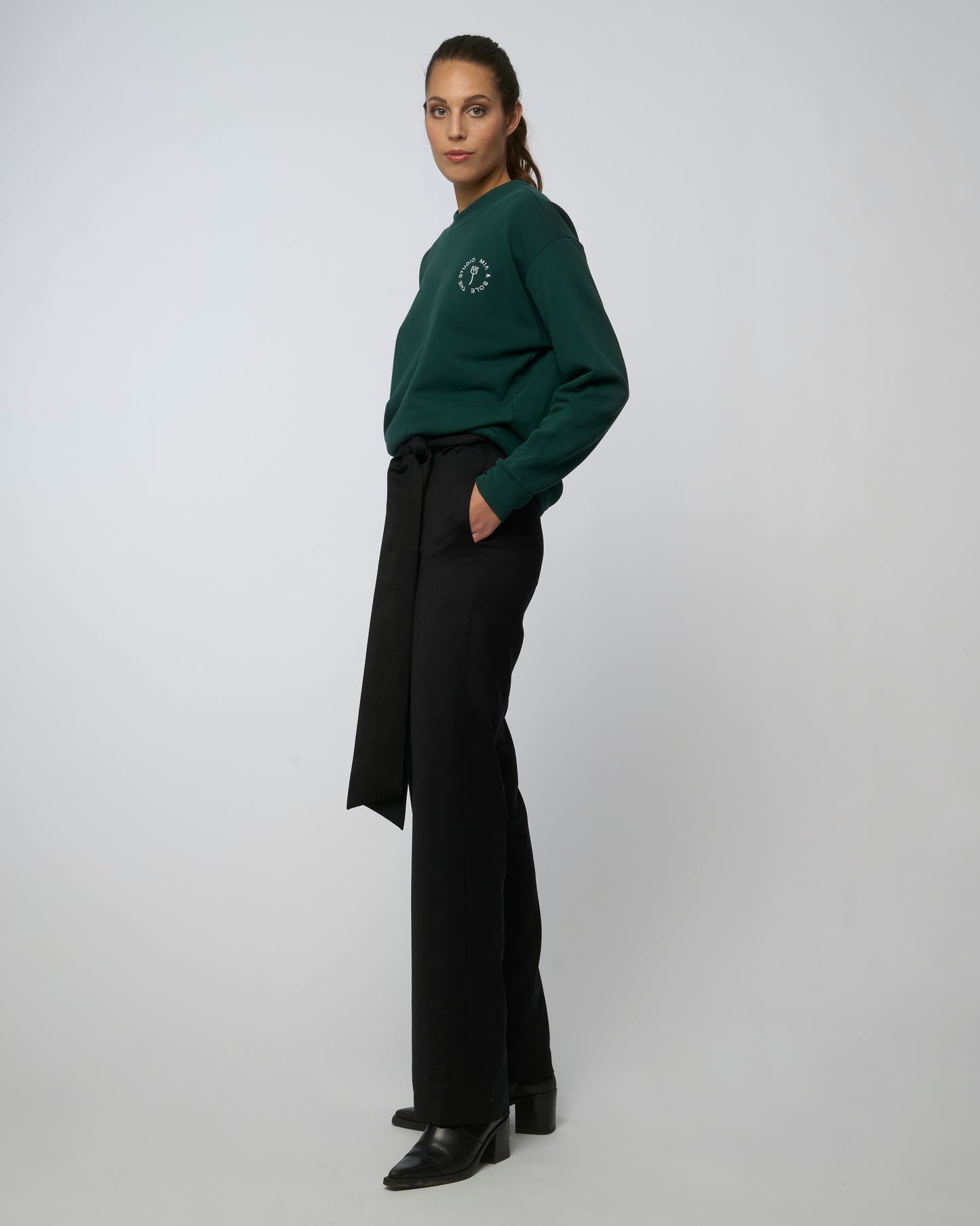 THE SWEATSHIRT